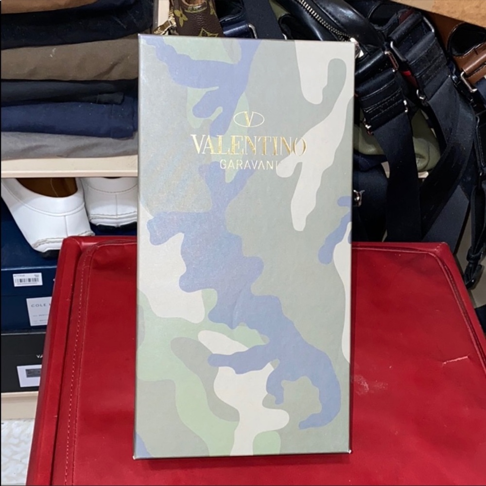 VALENTINO - Picture 6 of 11